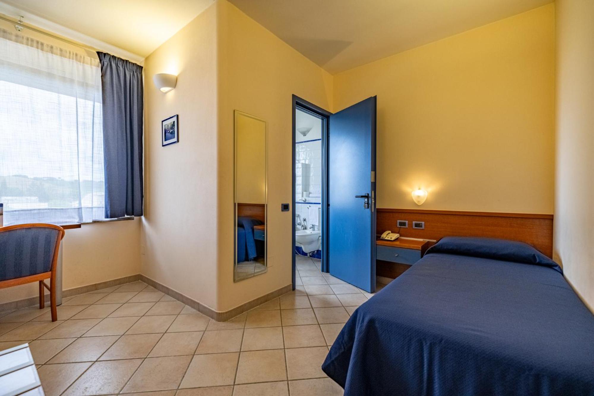 1000 Miglia Hotell Monteroni dʼArbia Eksteriør bilde