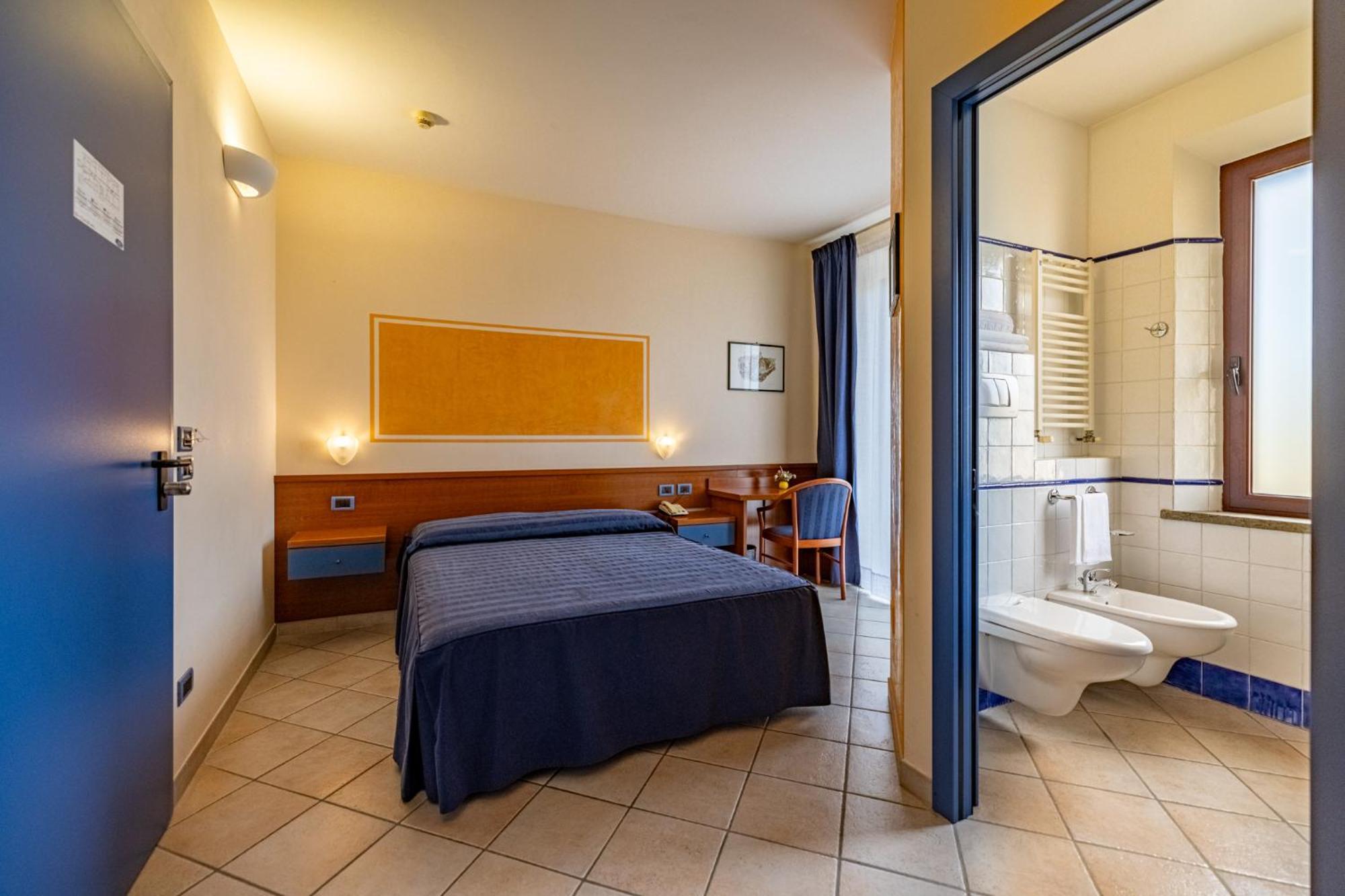1000 Miglia Hotell Monteroni dʼArbia Eksteriør bilde