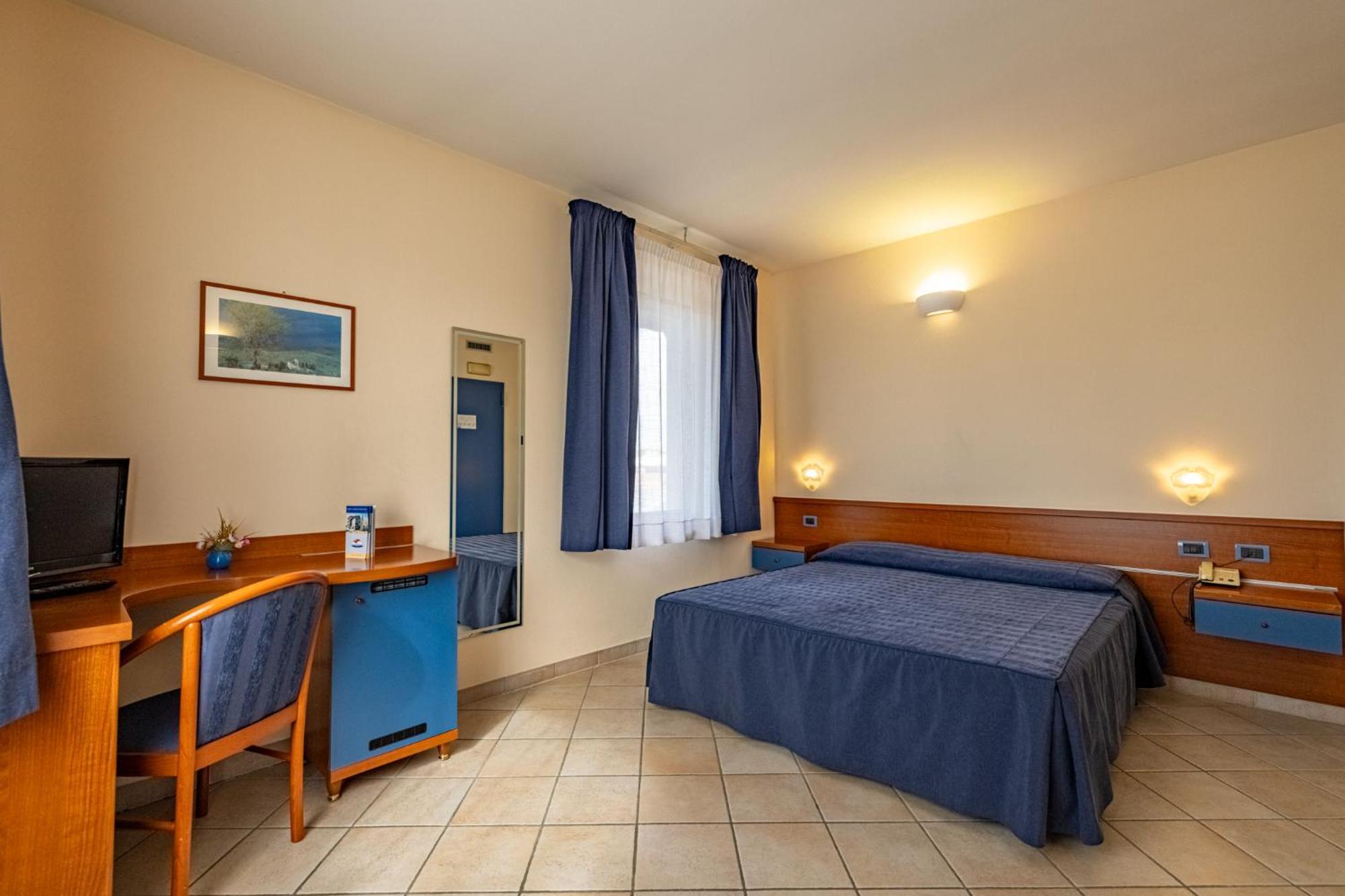 1000 Miglia Hotell Monteroni dʼArbia Eksteriør bilde
