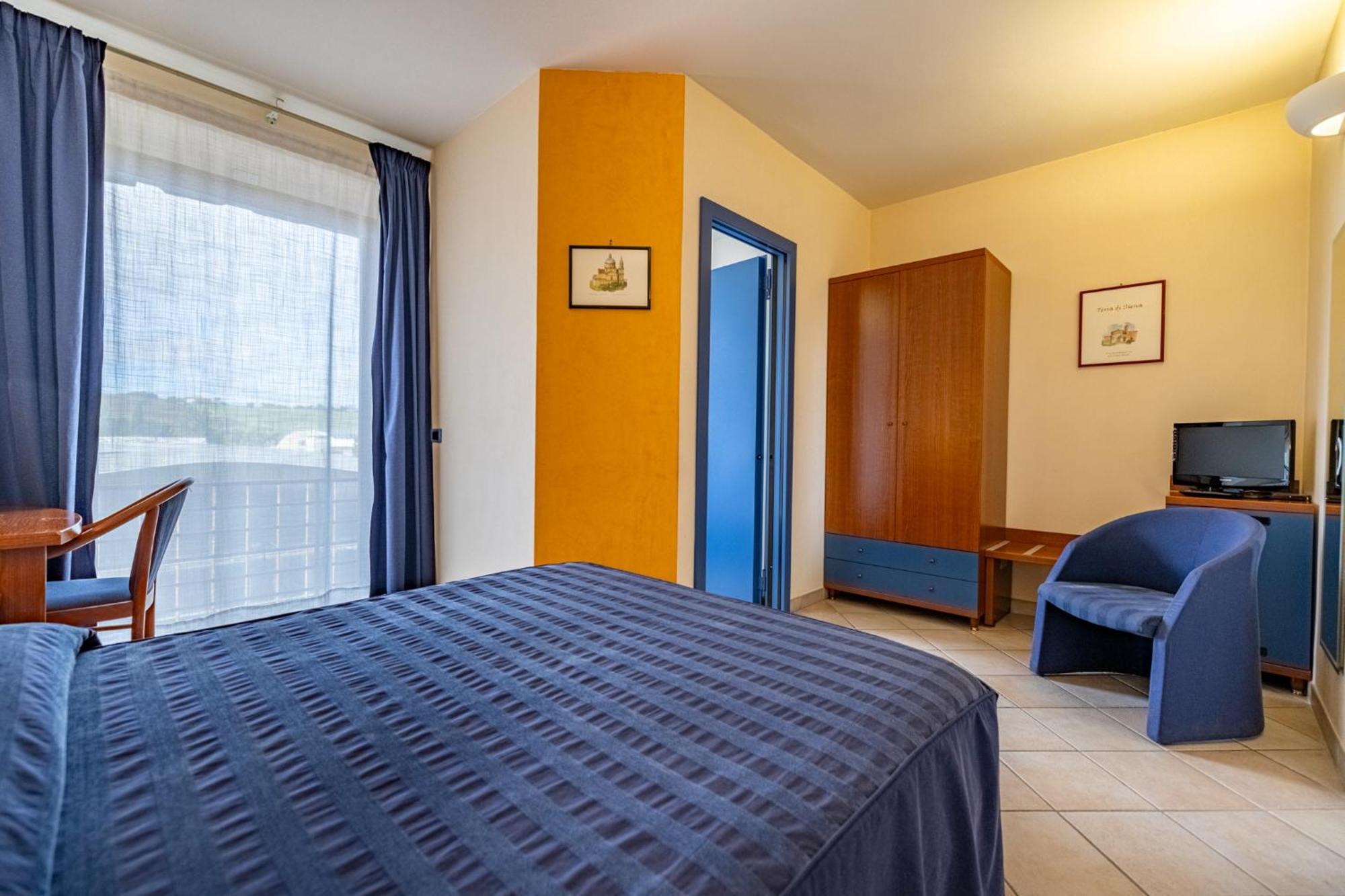 1000 Miglia Hotell Monteroni dʼArbia Eksteriør bilde