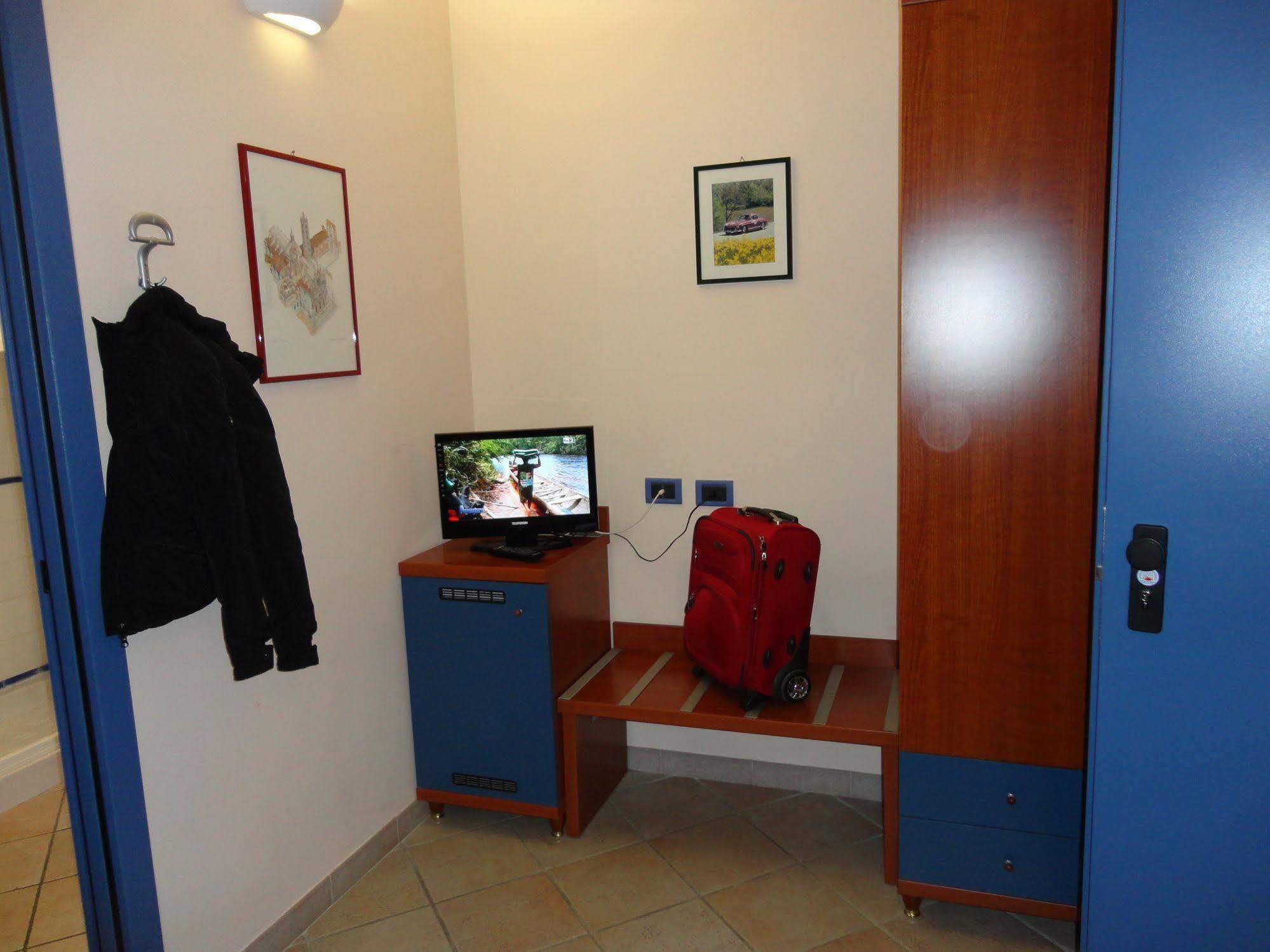 1000 Miglia Hotell Monteroni dʼArbia Eksteriør bilde