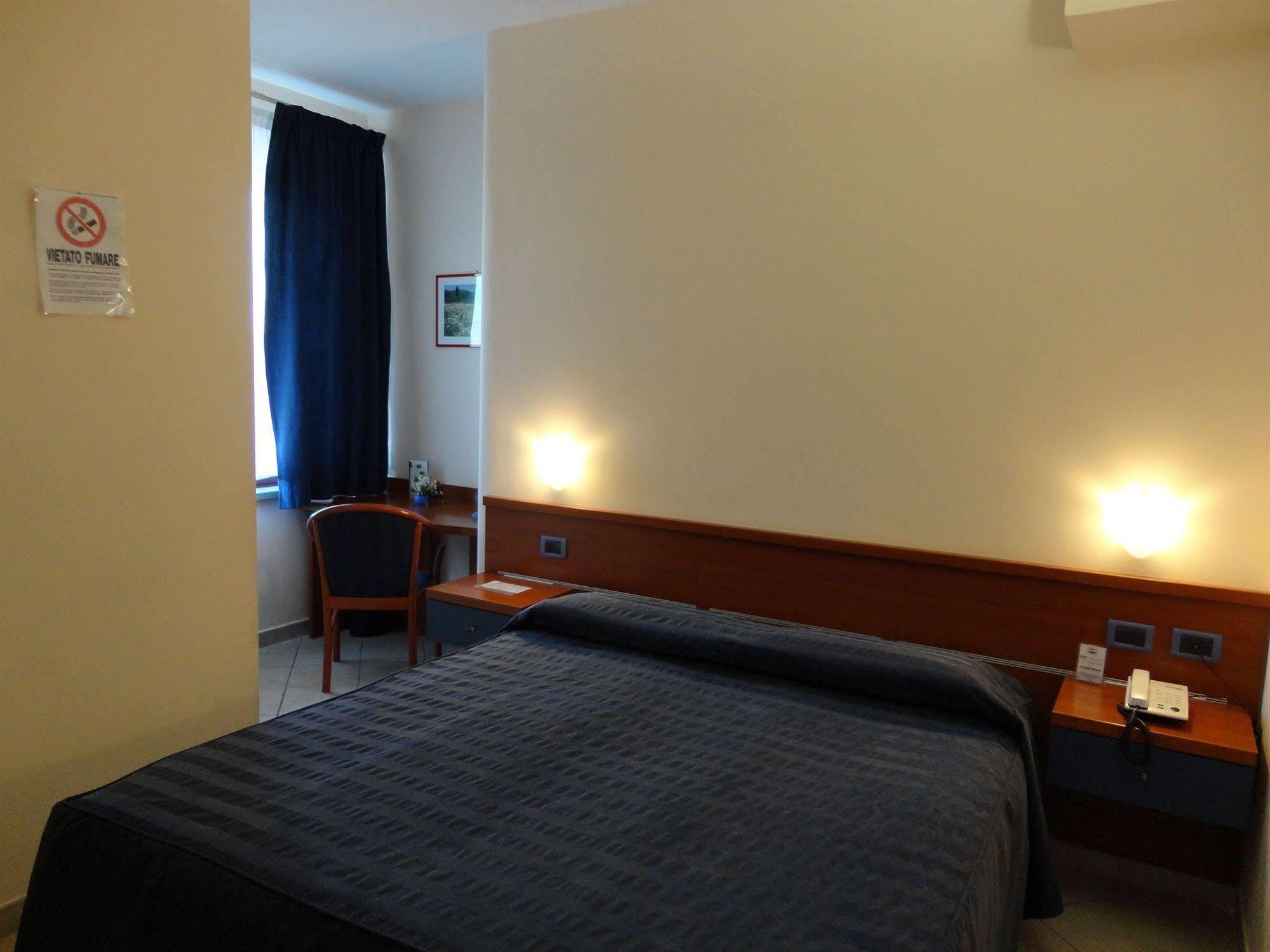 1000 Miglia Hotell Monteroni dʼArbia Eksteriør bilde